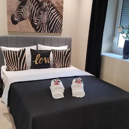 Golden Rose Apartamento *